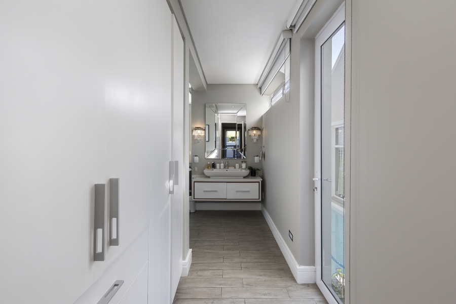 5 Bedroom Property for Sale in Meerhof Estat Western Cape